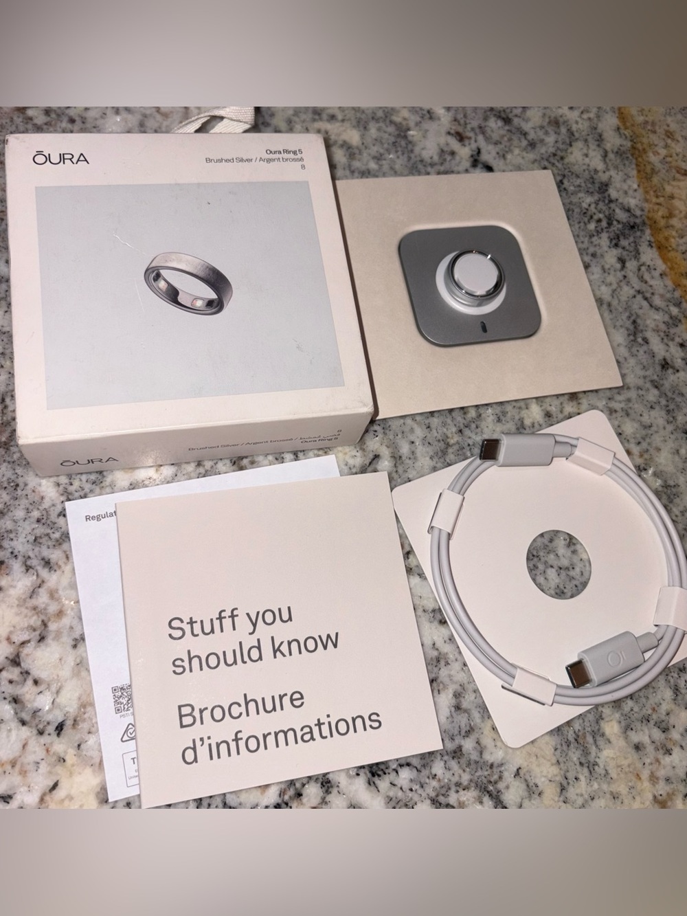 NEW Oura Ring 5 with Charging Dock and USB-C Cable Brushed Silver size 8